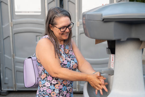 Best Portable toilet rental cost  in North Zanesville, OH